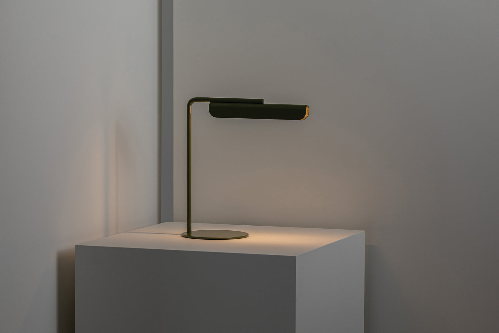 Louey Table Light Moss