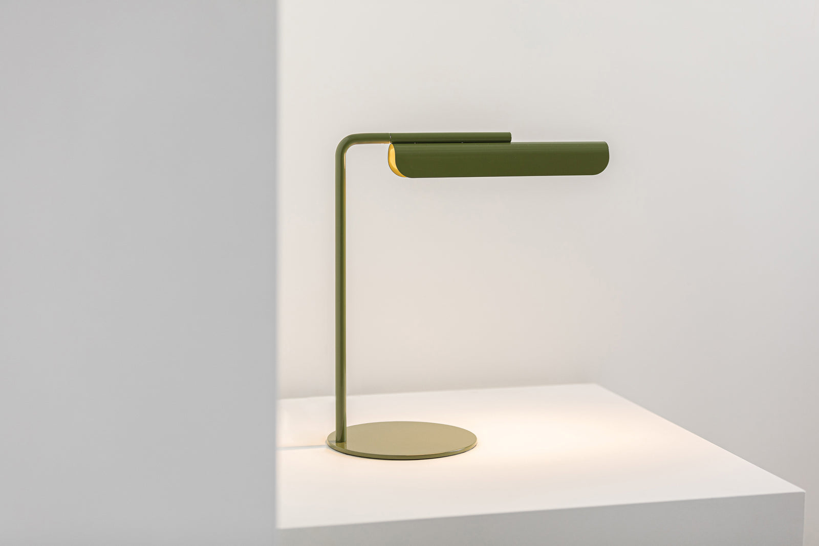 Louey Table Light Moss